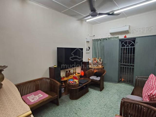 Single Storey Chinese Area Taman Bekerley 20x80 Facing Mainroad 1