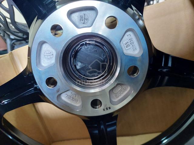 rim 18x9.5JJ RAYS 57CR JAPAN GR YARIS FK7 FL1 - photo 5 of 6