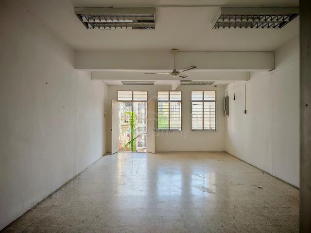 Jelutong 2 Storey Terrace House For Office use š 1