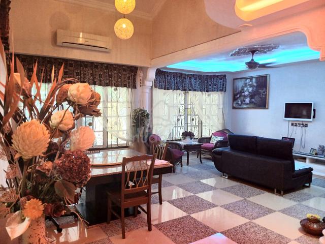 Taman Puteri Wangsa Single Storey Corner House 5bed Renovated Johor 1