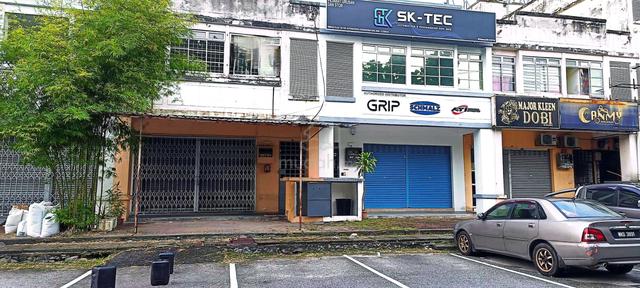 1st Floor Office lot in Taman Putra Prima Puchong for rent 1