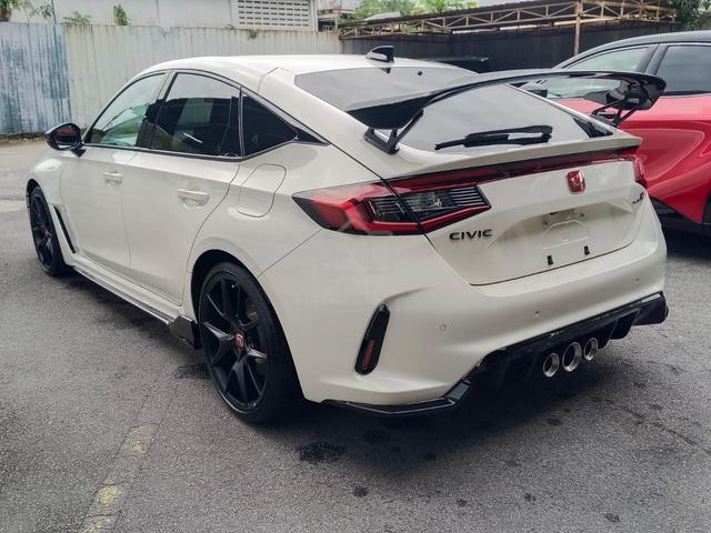 Low mileage Grade 5A 2024 Honda Civic FL5 Type R - 2