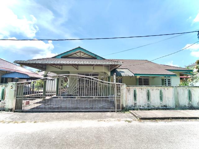 RUMAH BANGLO SETINGKAT (Kg mak cili) 1