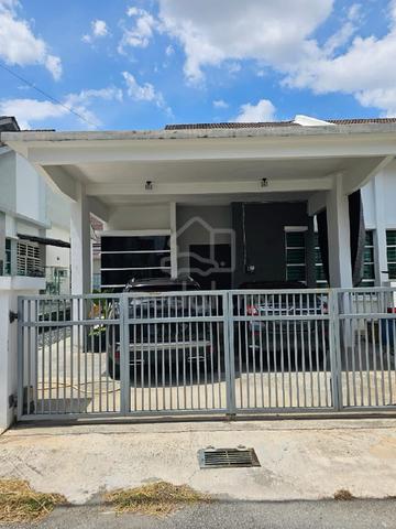 Taman Tunku Intan Safinaz, Jln Idaman 1