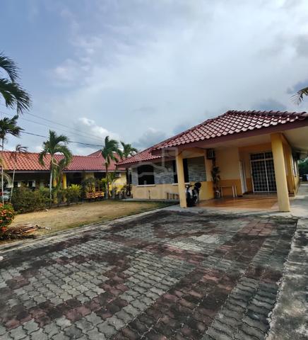 Tok Jembal Banglo Setingkat di Kawasan Elit dan Tanah yang Sangat Luas 1