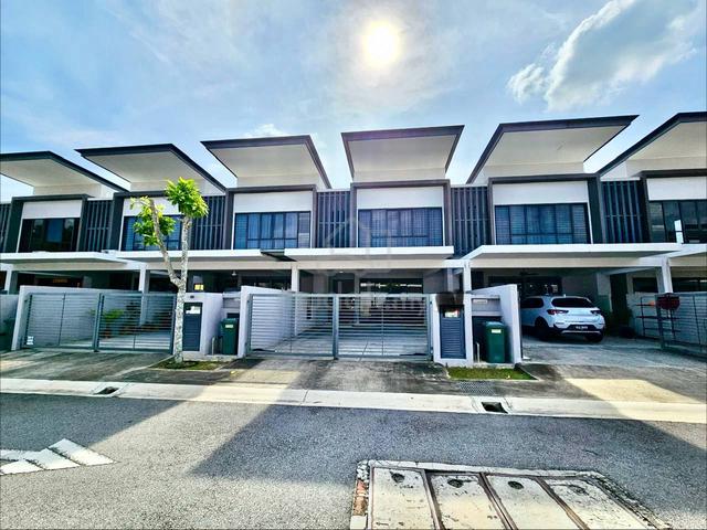 FULLY FURNISH + 22x80 BIG SIZE ! Double Storey, Kajang East, Semenyih 1