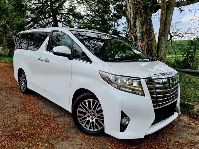 Toyota Alphard 3.5 GL ImportedNew Sunroof PwrBoot - 2