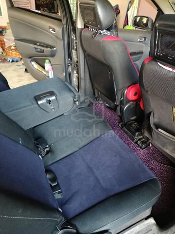 2004 Toyota WISH 1.8 TYPE E (A) - 4