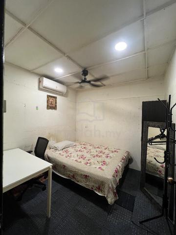 AC ROOM PEARL Point mega mendung 1