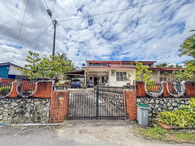 Single storey semi detached Taman bukit ampangan, seremban 1