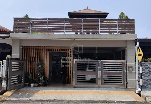 Fully Renovated with Roof Garden - Garden Homes, Seremban 2 1