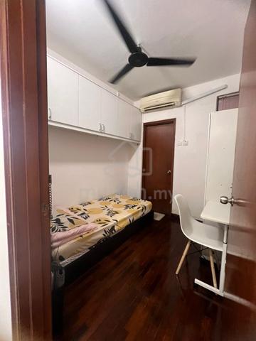 Single Room with Private Bathroom 1
