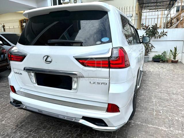 2016 Lexus LX570 5.7 (A) - 4