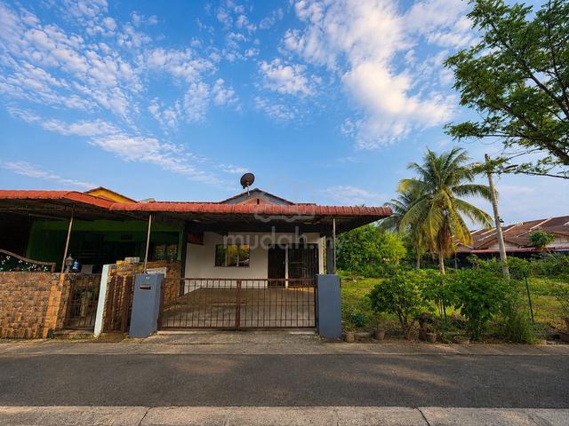 Cornerlot Rumah Teres Setingkat Freehold di Klebang 1