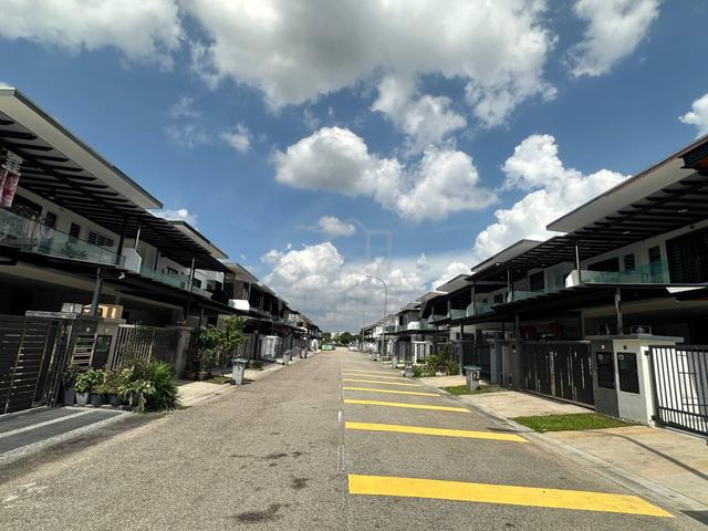 For Sale|Lily @ Bestari Indah, Ulu Tiram - 2 Storey Terrace|4Bed 4Bath 1