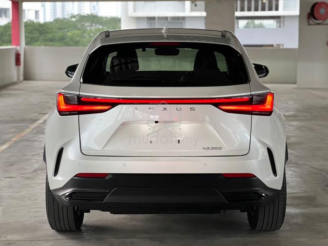 2022 Lexus NX250 2.5L BASE *INTERIOR BLACK - 4