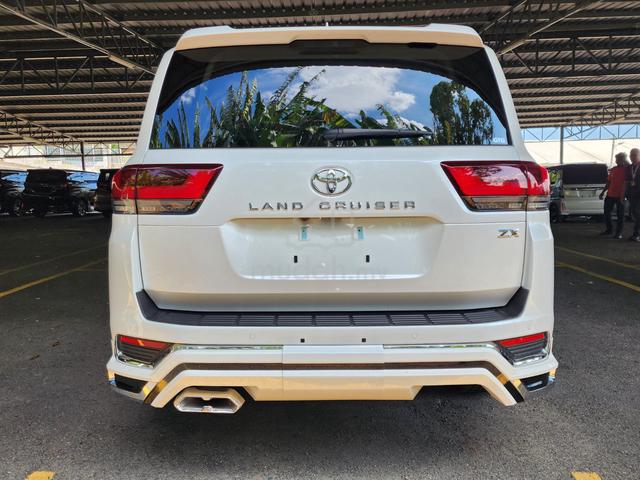2024 Toyota LANDCRUISER 3.4 ZX FJA300W (A) - 4