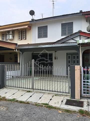 Taman Seri Bercham double storey house for Rent 1