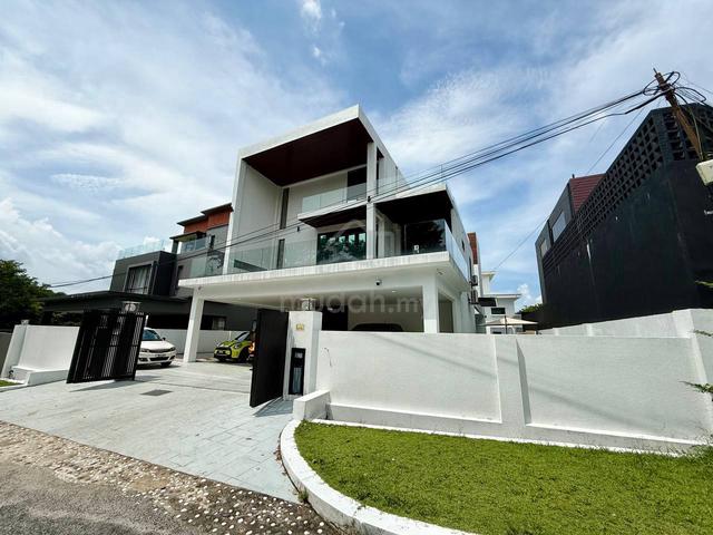 Bungalow 3 Storey Country Heights, Kajang 1