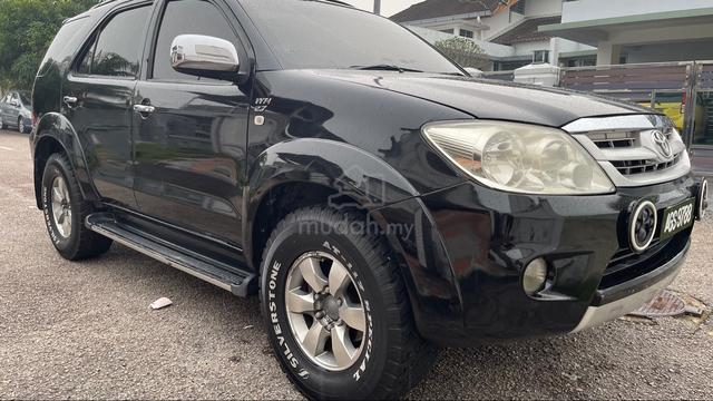 TOYOTA FORTUNER 2.7 VVT-i PETROL A/T 2005 - 1