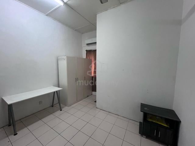 Master Room– At Taman Puncak Perdana ( UITM Puncak Perdana) 1
