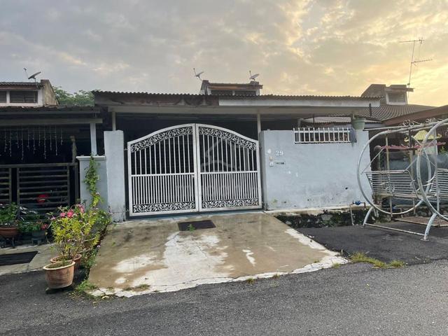 LANDED 1 tingkat Taman Sri Semenyih 4R1B 20x75 FACING OPEN STORE HOUSE 1