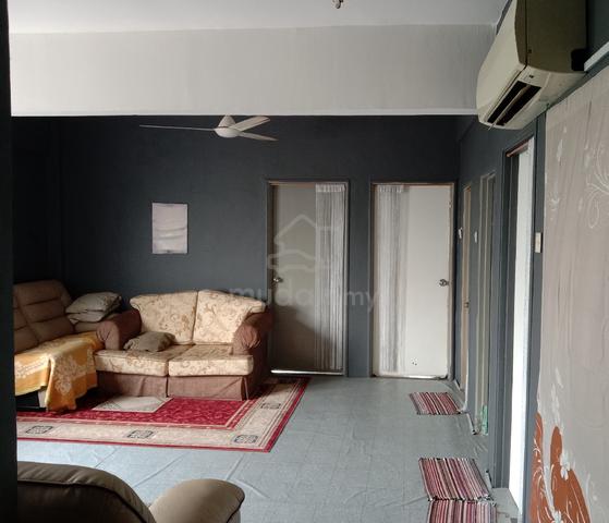 single room for rent 1