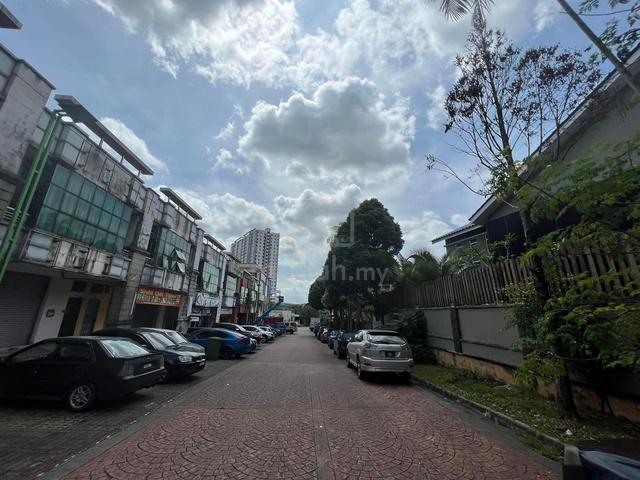 Taman Damansara Aliff @ Tampoi Three Storey Renovated Shop For Sale 1