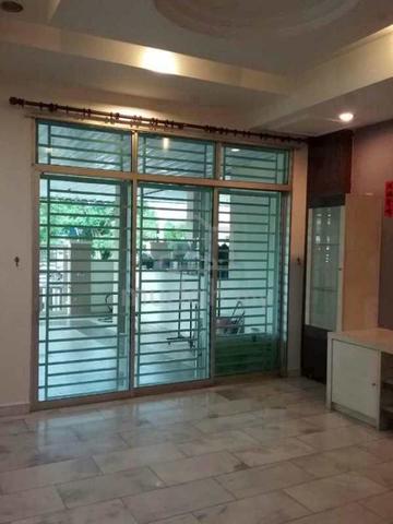 Taman Desa Murni. Sungai Dua.2 and half storey. 1