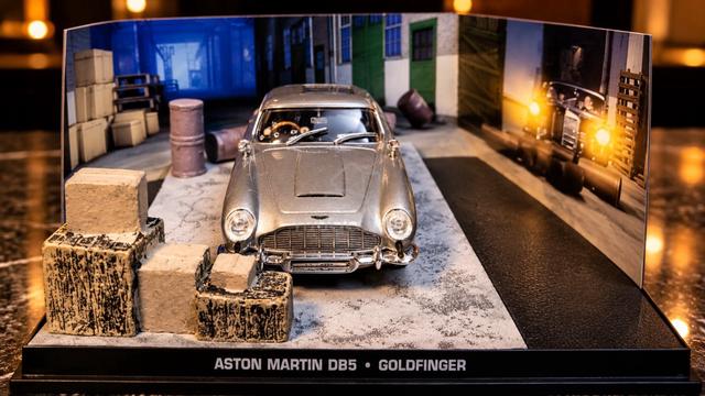 Aston Martin DB5 Goldfinger Diorama Model Car - photo 4 of 4