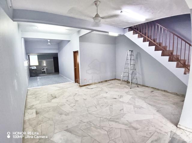 Newly Paint - 2 Storey Taman Sungai Besi Indah Balakong Near The Mines 1