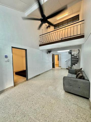 R1900/Molek/Jalan Molek/Single Storey/3Bed/Partial Furnished/Elain4269 1