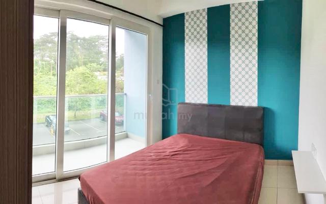 Four Season Larkin Room For Rent 2