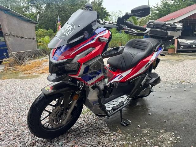 used like new  ADV 150 - photo 2 of 3