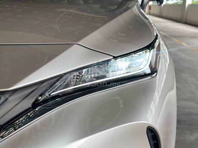 2023 Toyota Harrier S *Gold Colour* - 3