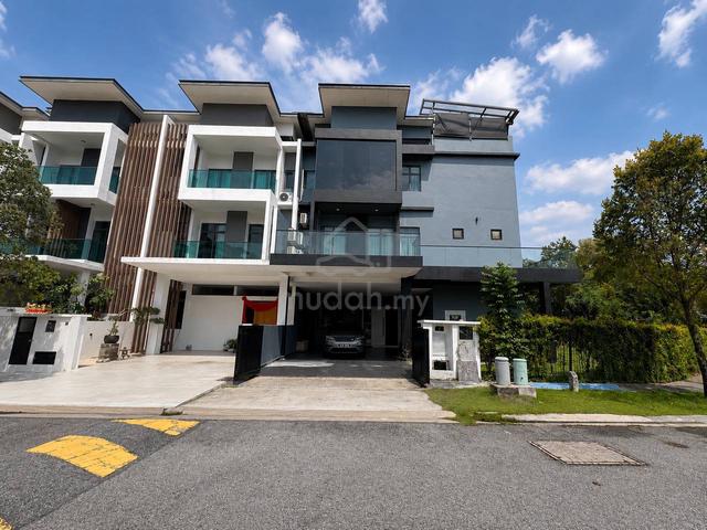 3 Storey Terrace House Reflexion Pool Villa Nusaputra Timur 1