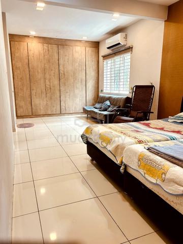 Subang Jaya Resort Style Master Bedroom For Rent 1