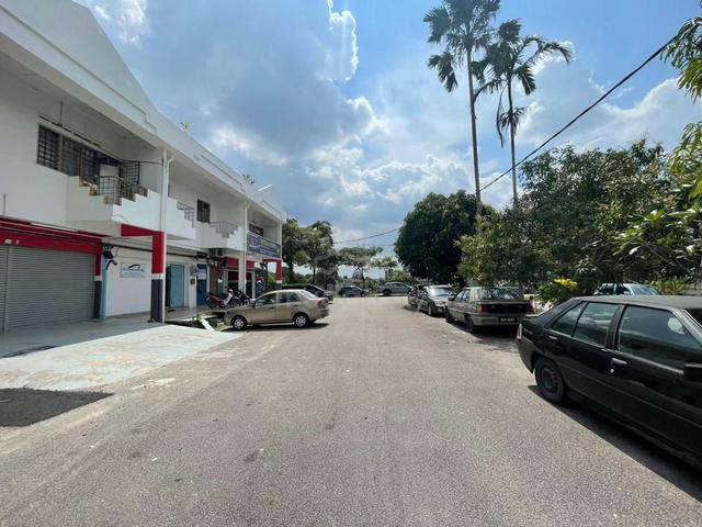 Taman Delima daya Double Storey Shop lot Full loan 1