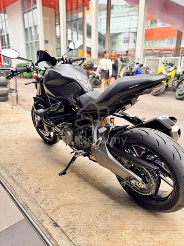 DUCATI Monster 821 - photo 8 of 10