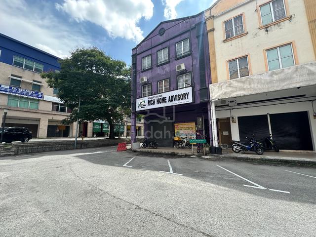 Greentown Nova ground floor shoplot for rent 4