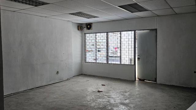 Johor Bahru TownAAA Shop Lot / 5.4% ROI / Rm1 mil Only / Good 4Invest 1