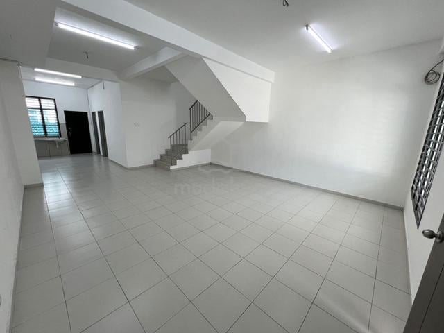 Scientex Utama @ Senai 3-Storey Terrace For Rent, Saleng Kulai Johor 1