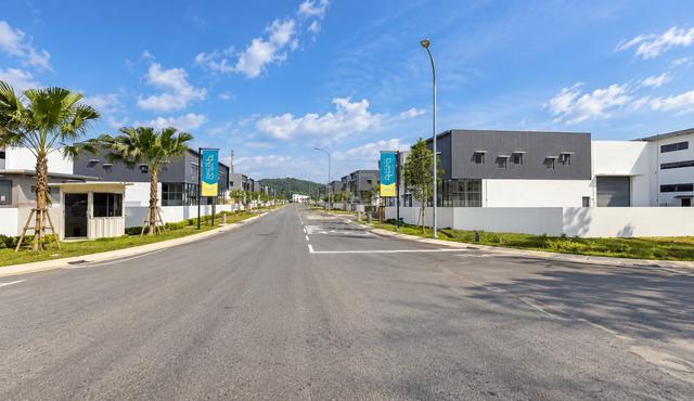 Semi-D Factory @ Lake 6 Entrepreneurs' Park, Meranti Jaya, Puchong 1