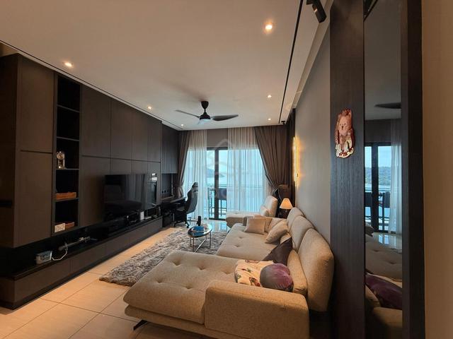 Queens Residences Q1 @ Queens Waterfront 1