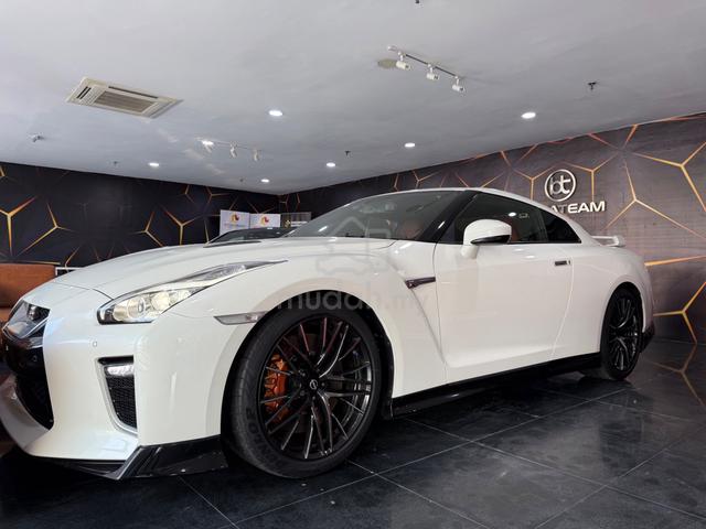 2022 Nissan GTR R35 PREMIUM EDITION (Red Interior) - 3
