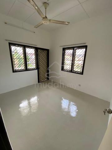 Usj 6 corner house for rent near LRT taipan 1