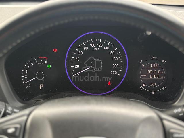 2016 Honda HR-V 1.8 V SPEC (FREE WARRANTY 3 YEAR) - 3