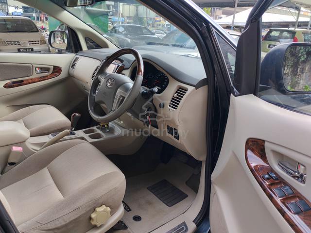 2014 Toyota INNOVA 2.0 G (A) - 4