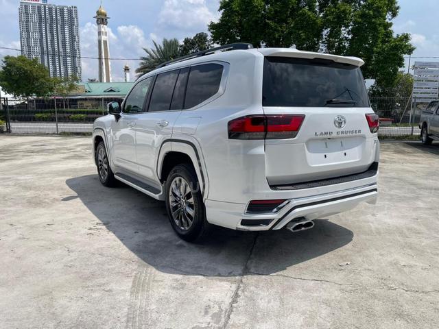 2025 Toyota LANDCRUISER 300 3.4 ZX (A) 6600KM 6A - 4