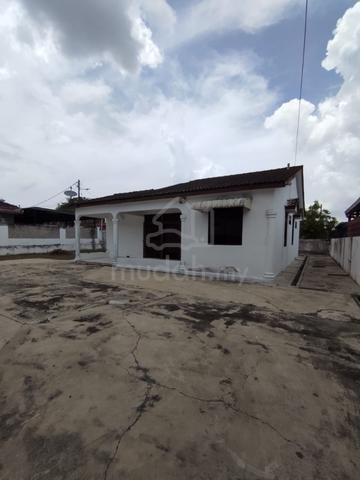 Single Storey Bungalow House at Taman Markisah for Sale! 1